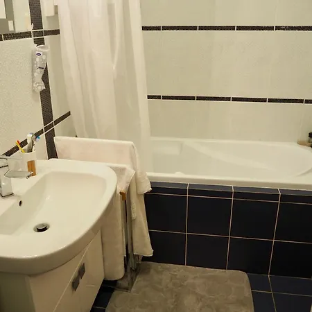 Balconies Above Colonnade Apartamento Mariánské Lázně