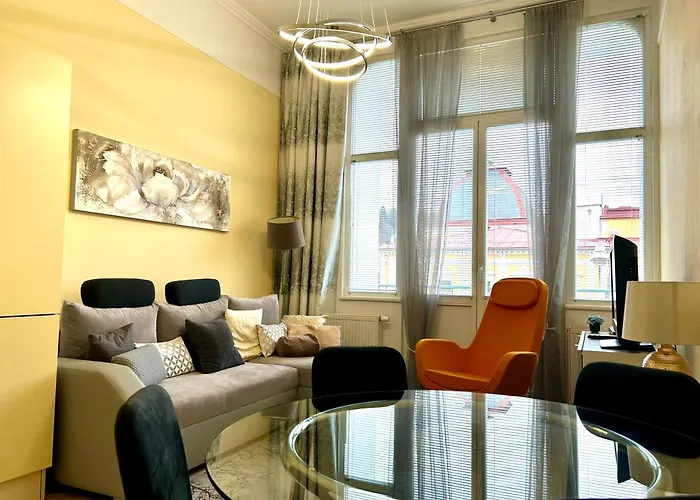 Balconies Above Colonnade דירה Mariánské Lázně