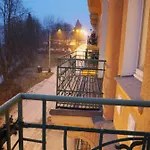 Appartement Balconies Above Colonnade *