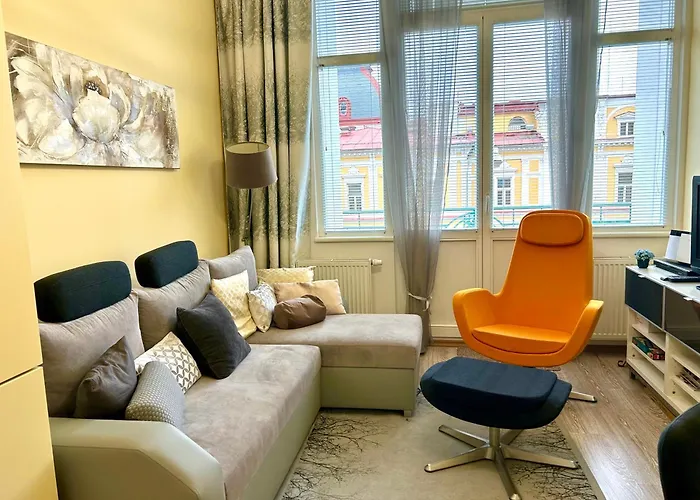 Balconies Above Colonnade Appartement *